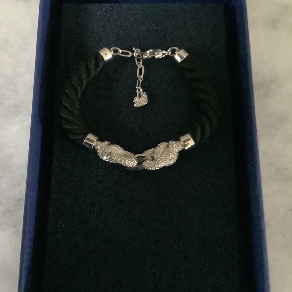 Swarovski double knot cable bracelet, 6.5 inch with 1 inch extender - Picture 1 of 3